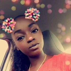 Meet your Posher, Ennisha